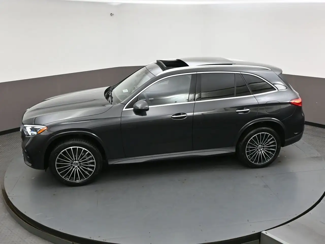 Mercedes-Benz GLC - Image 50