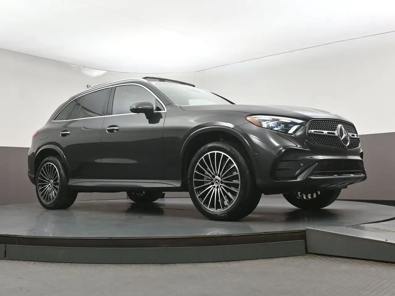 Mercedes-Benz GLC - Image 39