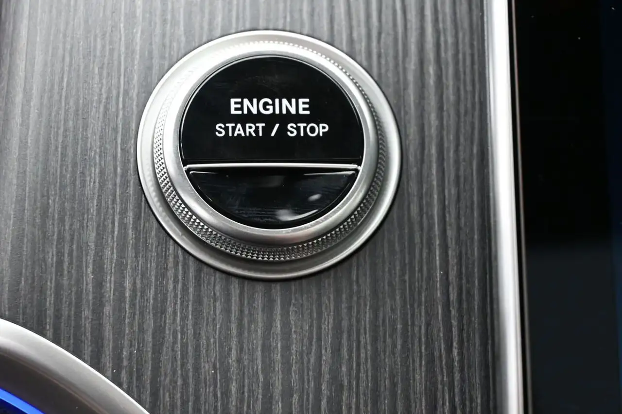 Mercedes-Benz GLC - Image 12
