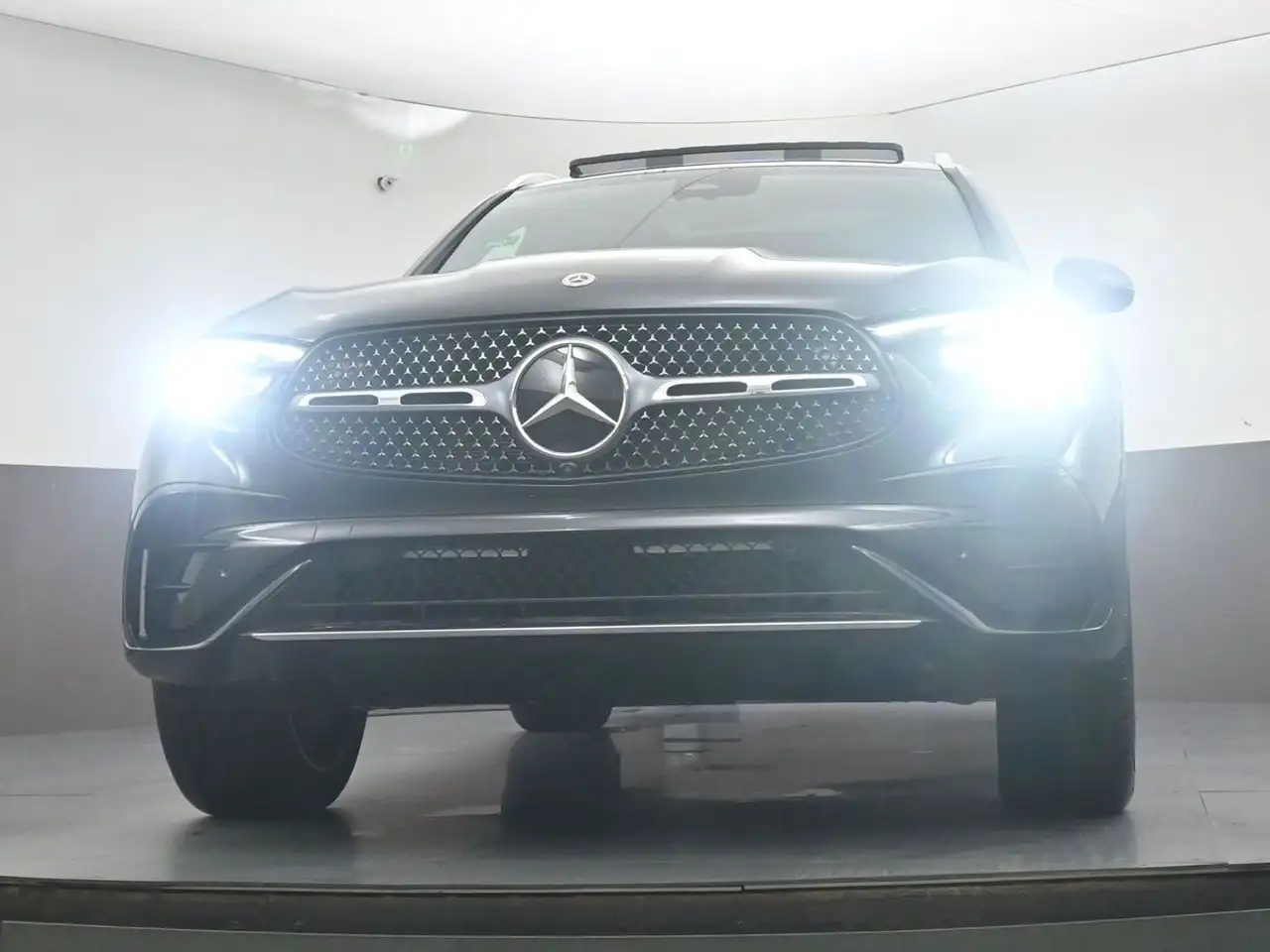 Mercedes-Benz GLC - Image 42