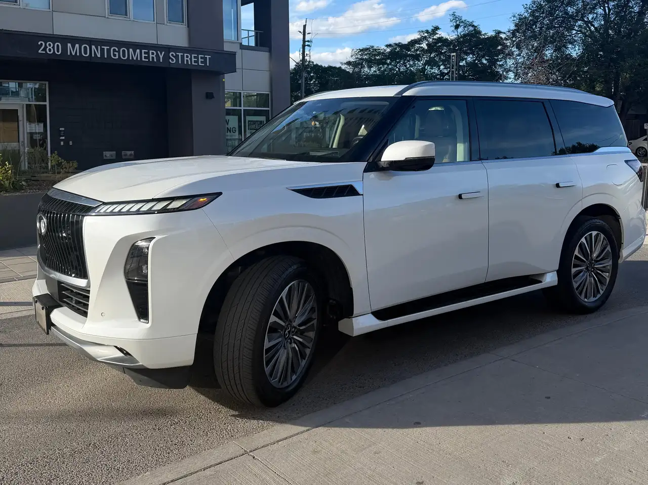 Infiniti QX80