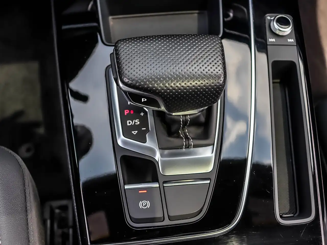 Audi Q5 - Image 32