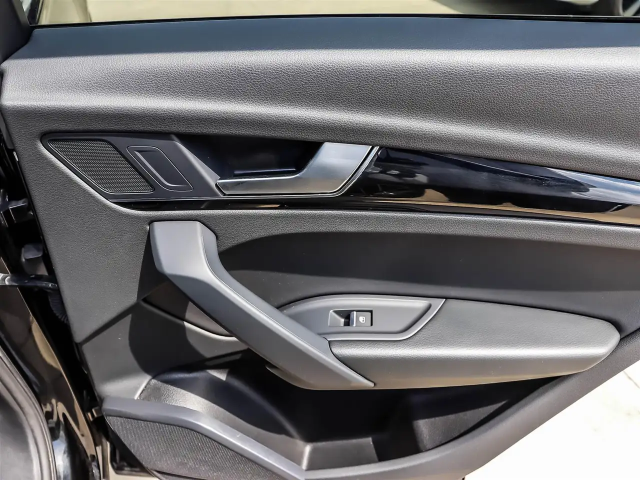 Audi Q5 - Image 17