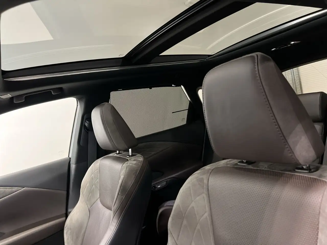 Lexus RX - Image 22