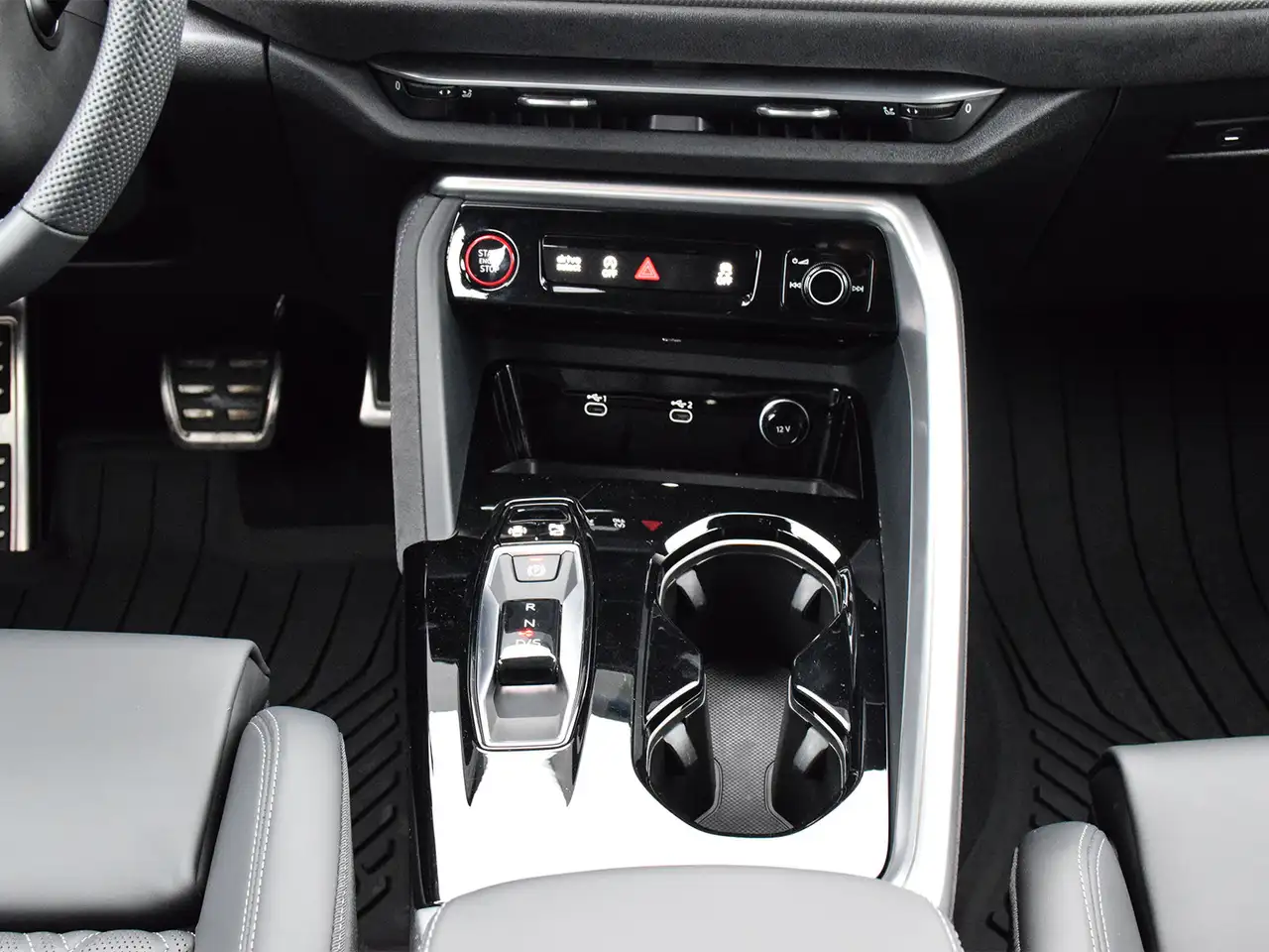 Audi SQ5 - Image 22