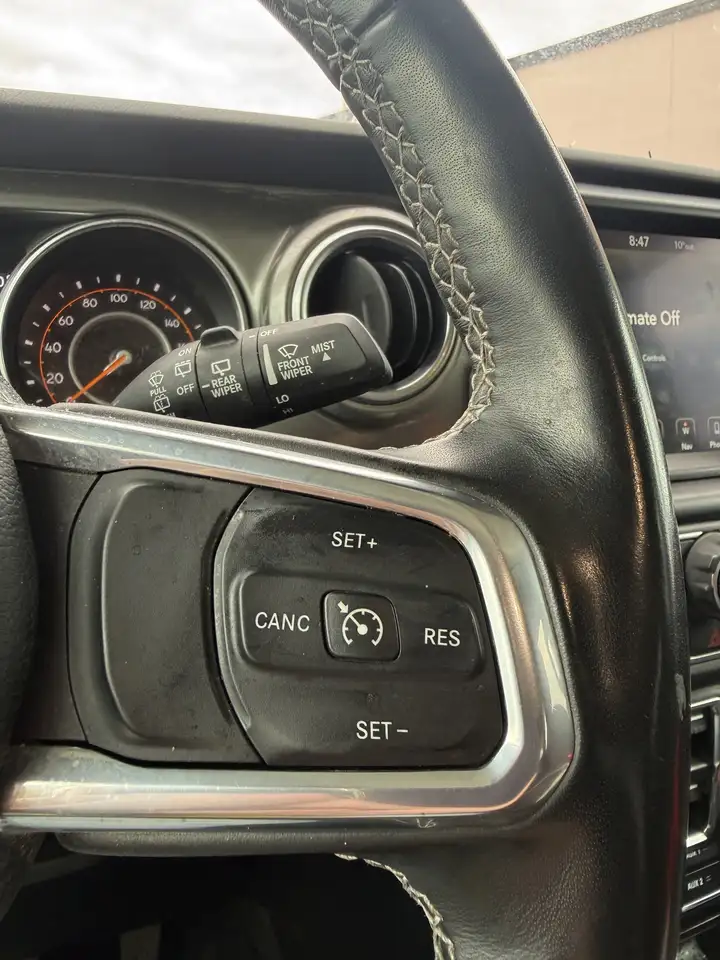 Jeep Wrangler - Image 12
