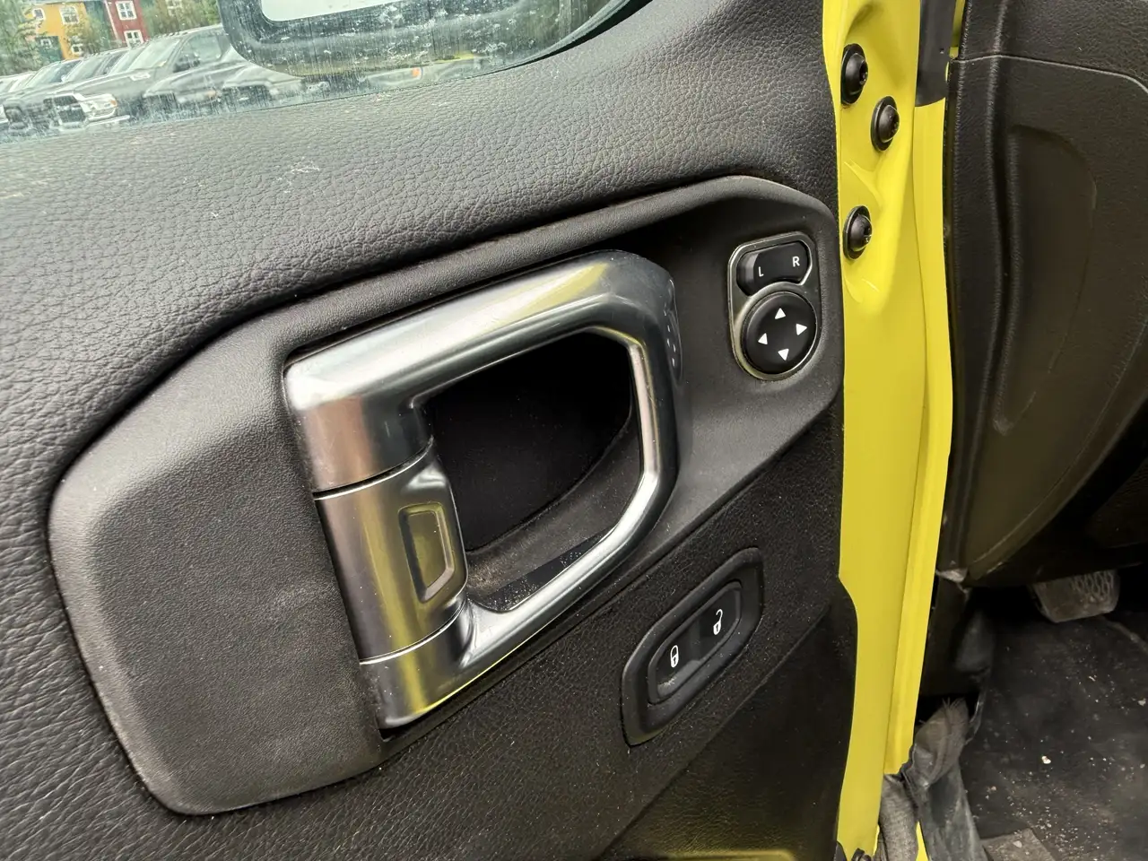 Jeep Wrangler - Image 24