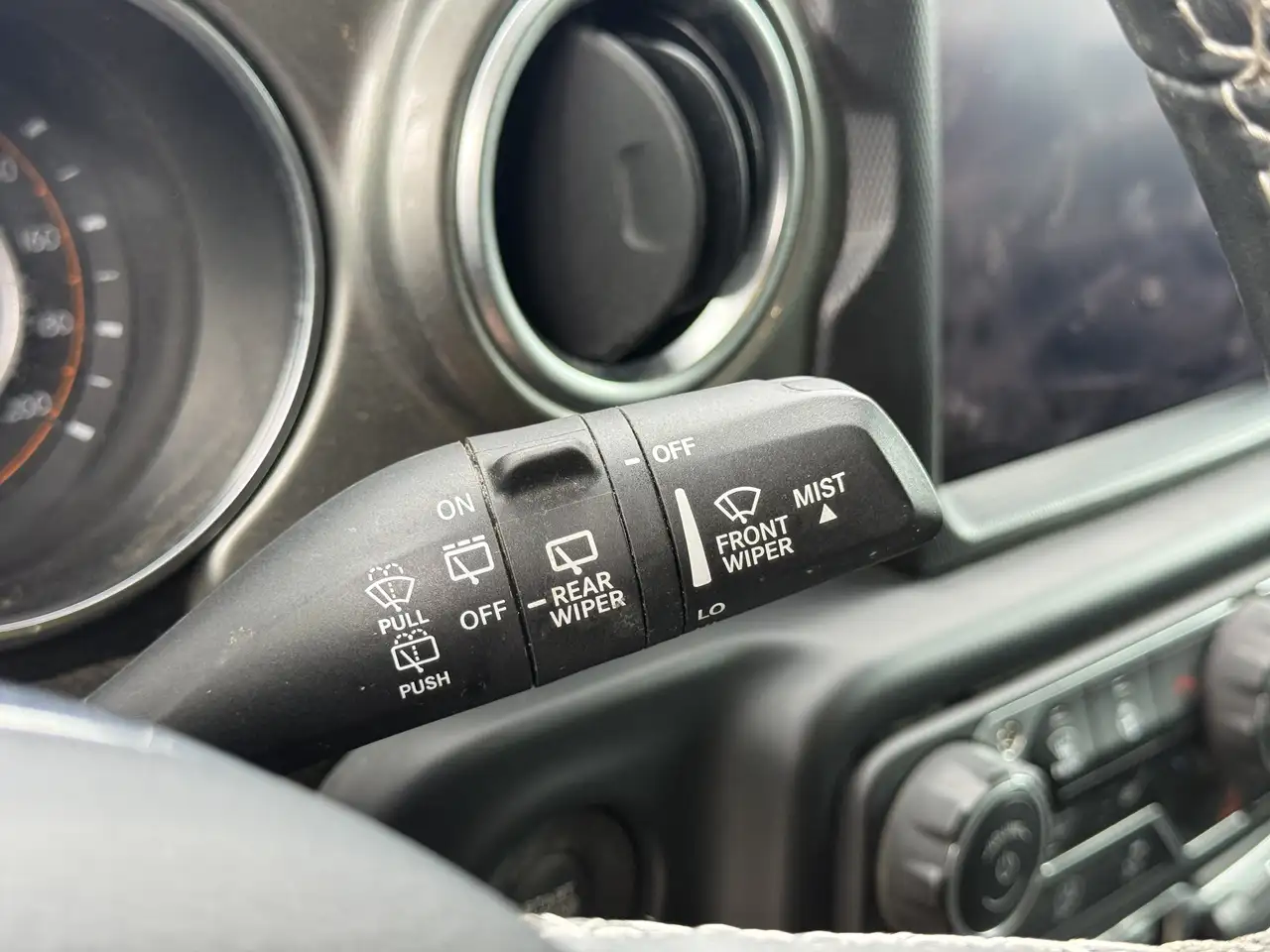 Jeep Wrangler - Image 25