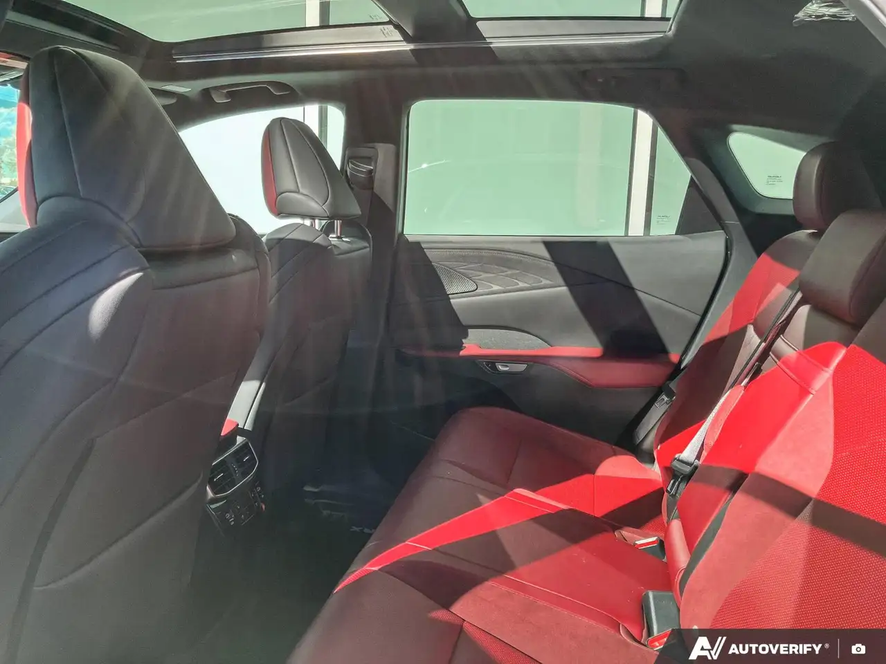 Lexus RX 350 - Image 23