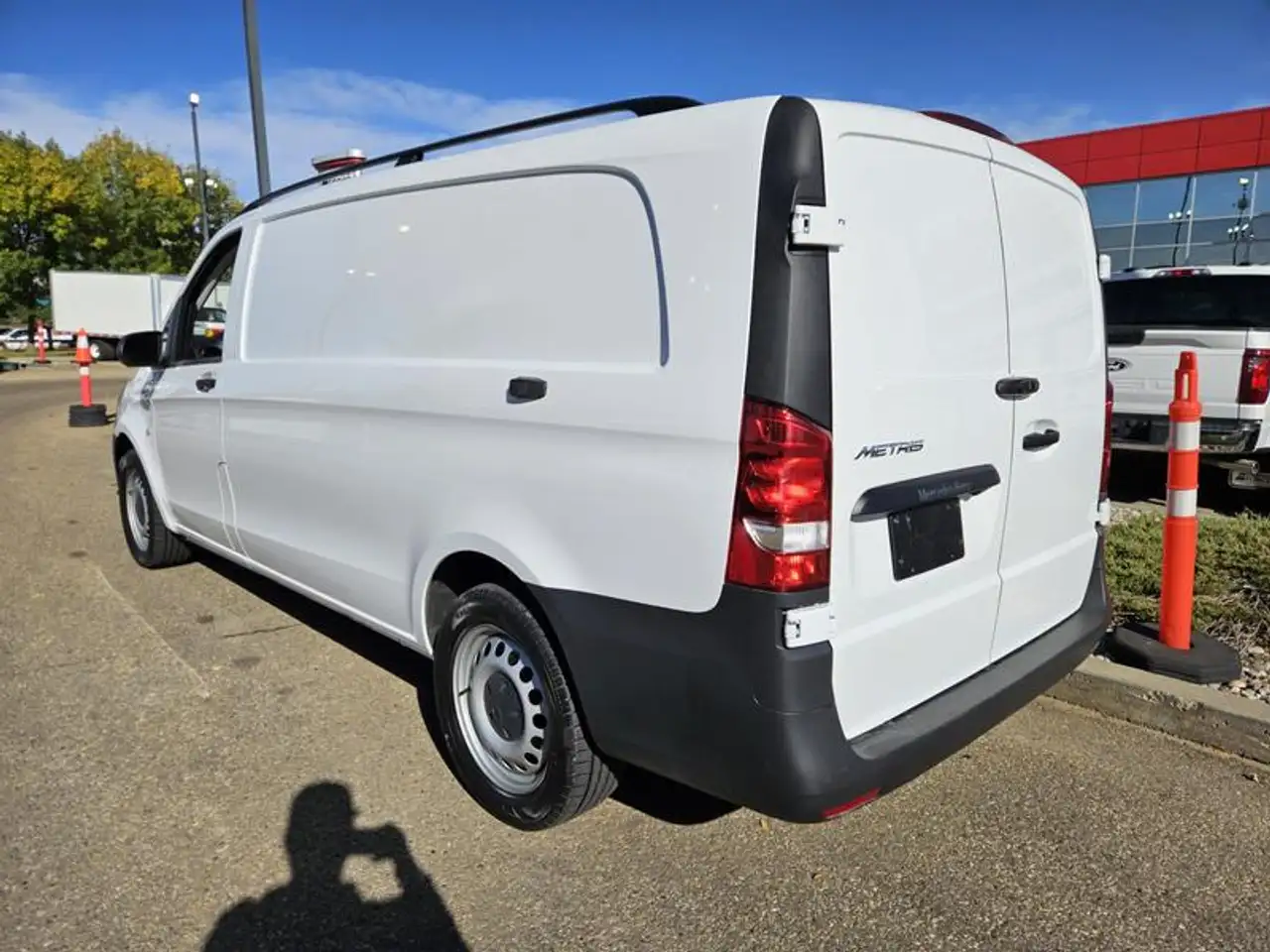 Mercedes-Benz Metris Cargo Van - Image 3