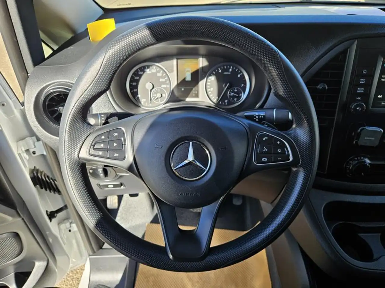 Mercedes-Benz Metris Cargo Van - Image 14