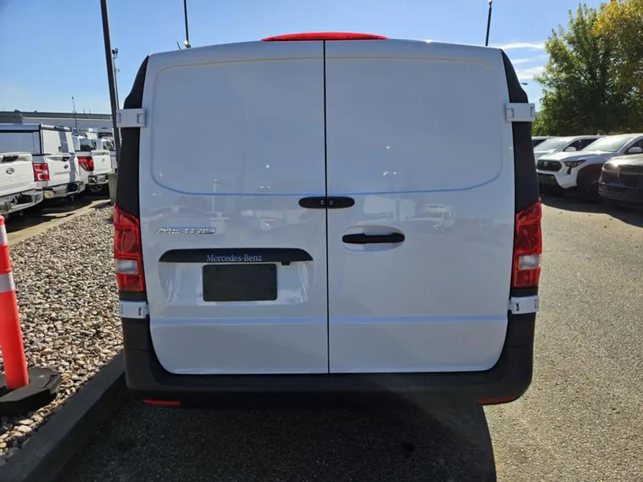 Mercedes-Benz Metris Cargo Van - Image 4