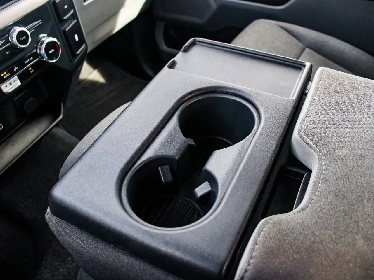 Ford F-150 - Image 25