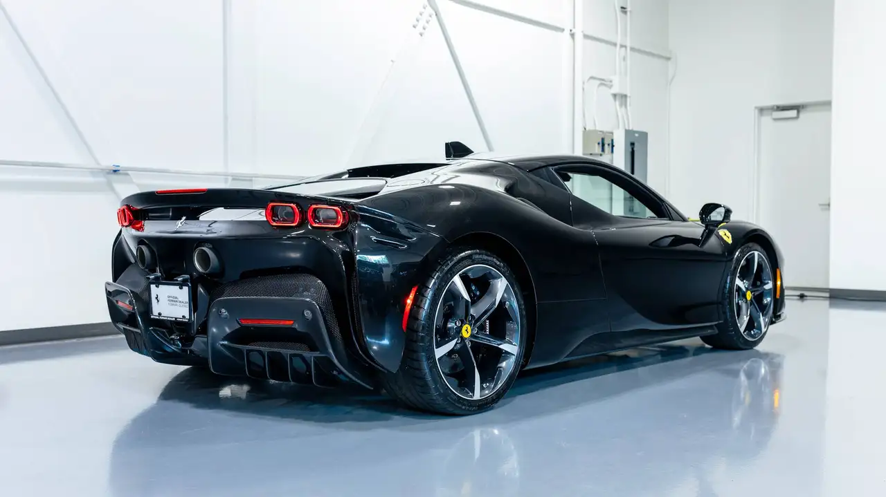 Ferrari SF90 Stradale - Image 15