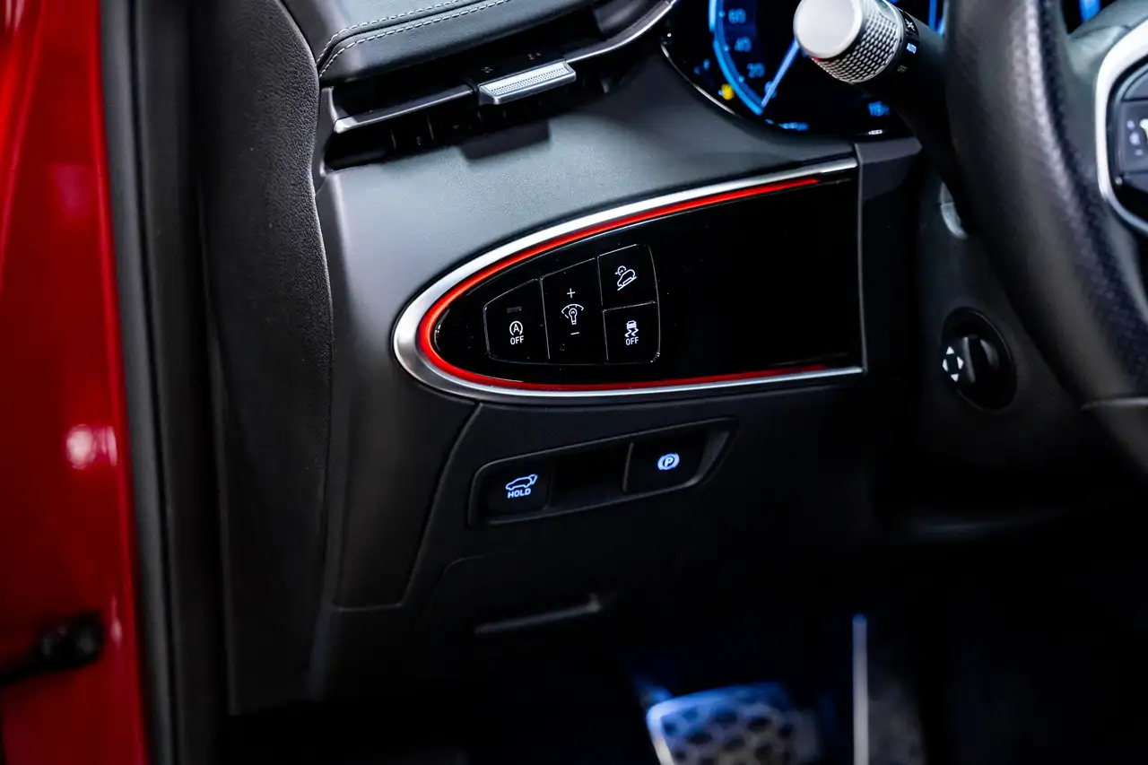 Genesis GV70 - Image 19