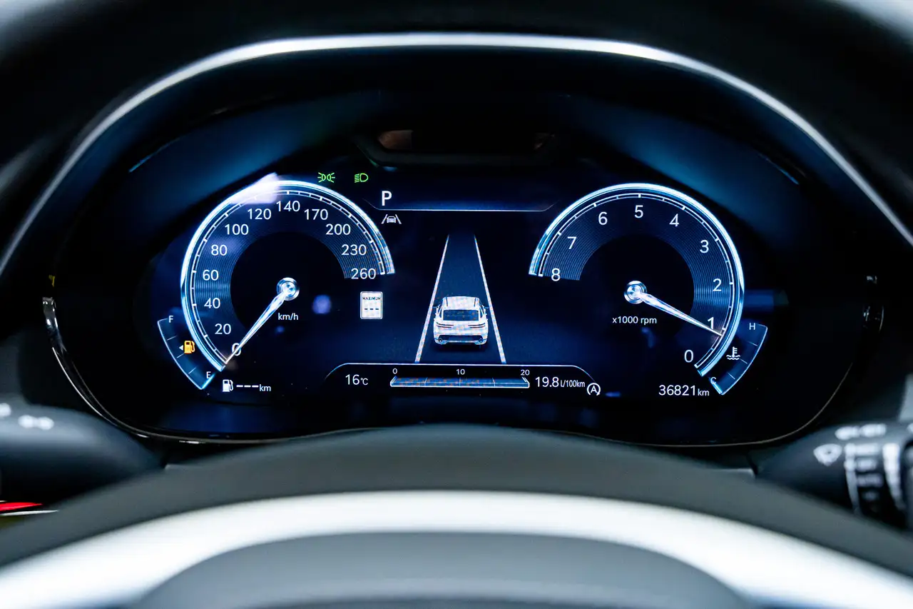 Genesis GV70 - Image 28