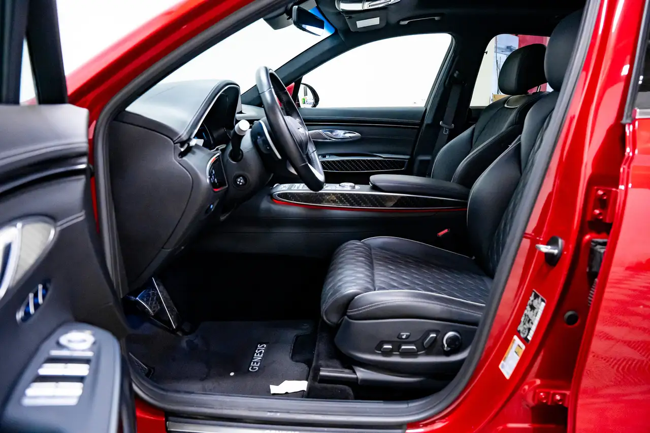 Genesis GV70 - Image 21