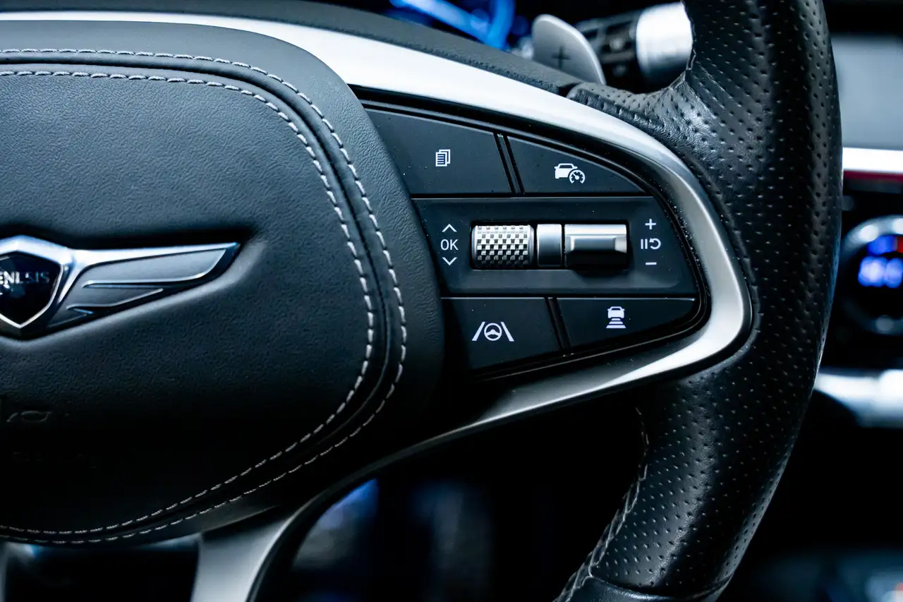 Genesis GV70 - Image 25