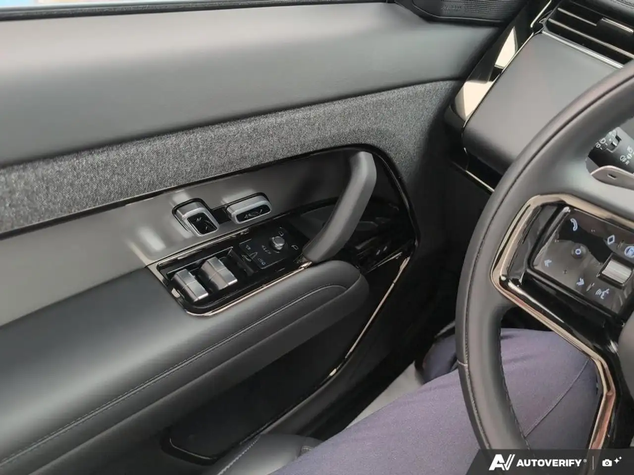 Land Rover Range Rover Sport - Image 17