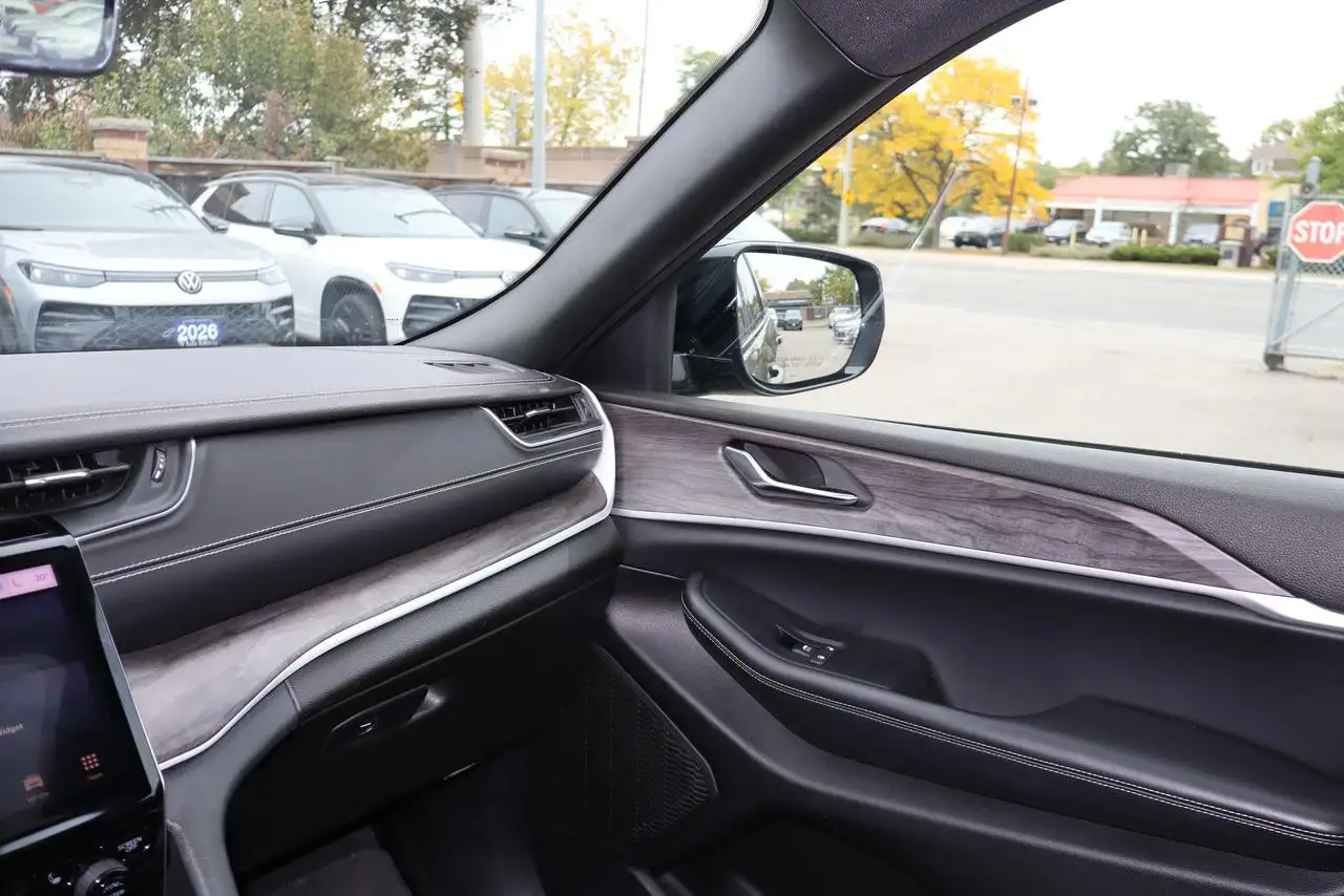 Jeep Cherokee - Image 21