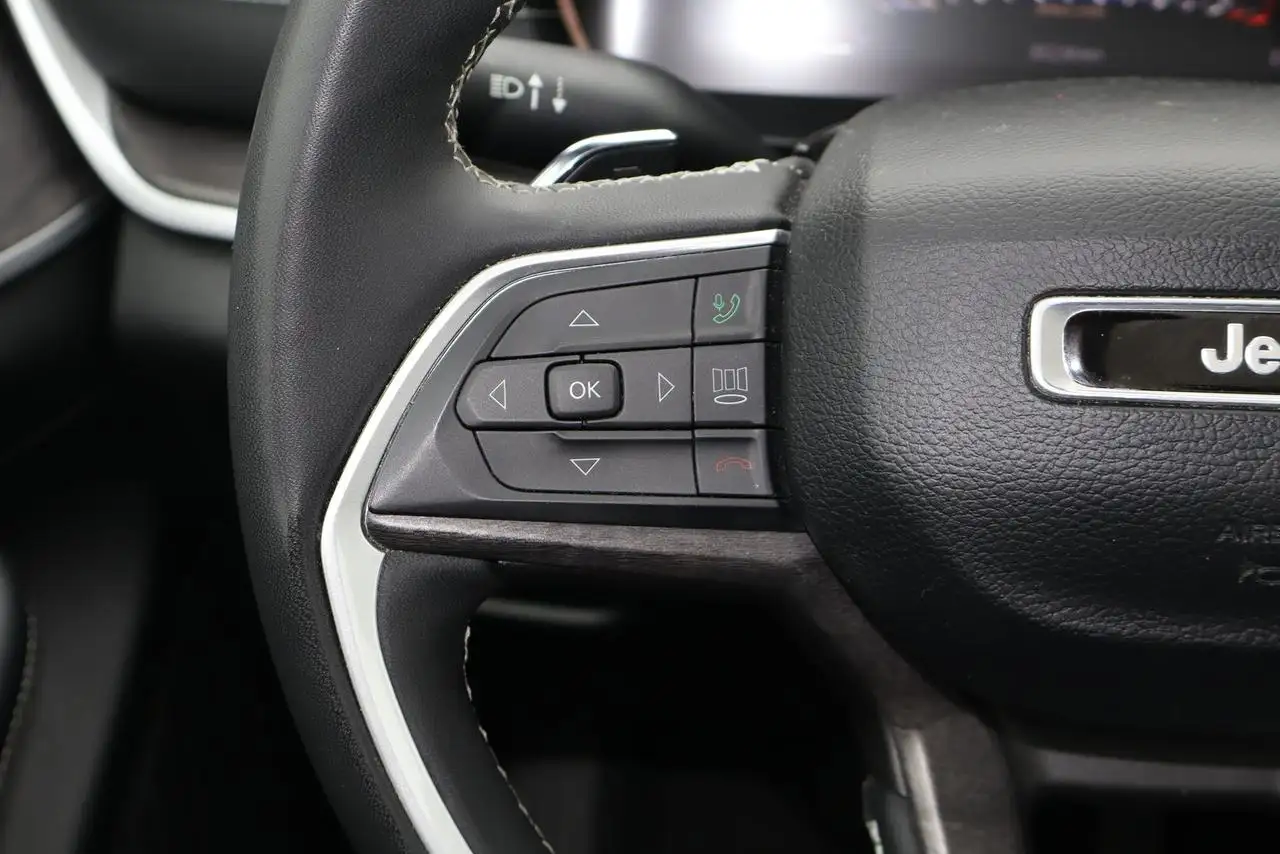Jeep Cherokee - Image 14