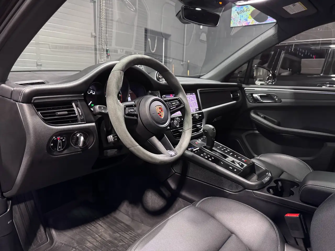 Porsche Macan - Image 14