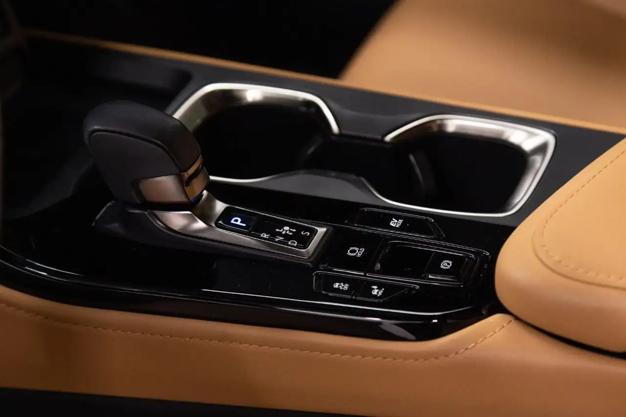 Lexus NX 350h - Image 16