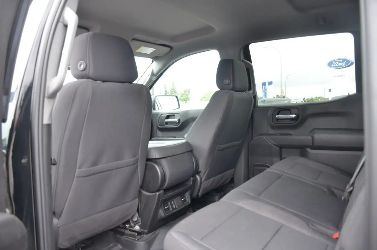 Chevrolet Silverado 1500 - Image 21