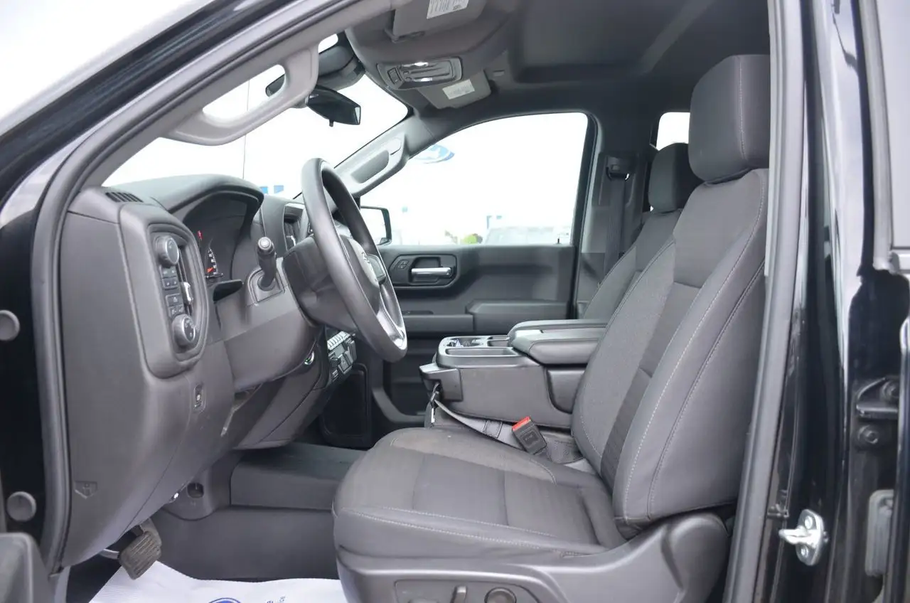 Chevrolet Silverado 1500 - Image 20