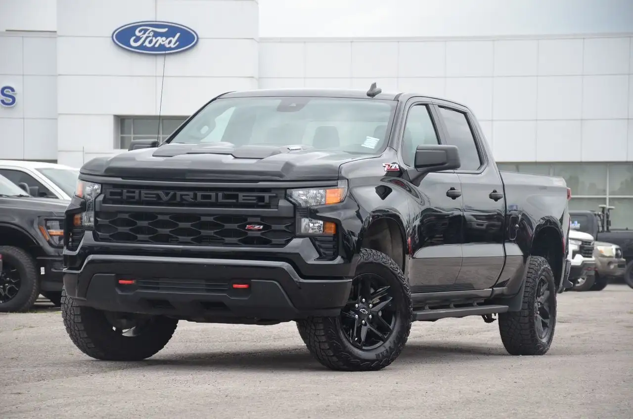 Chevrolet Silverado 1500 - Image 2