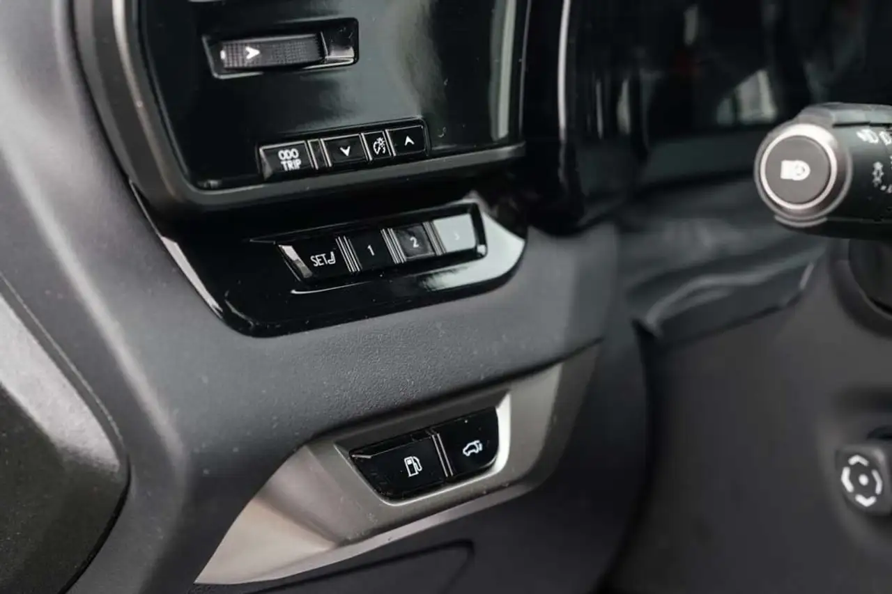 Lexus RX - Image 35