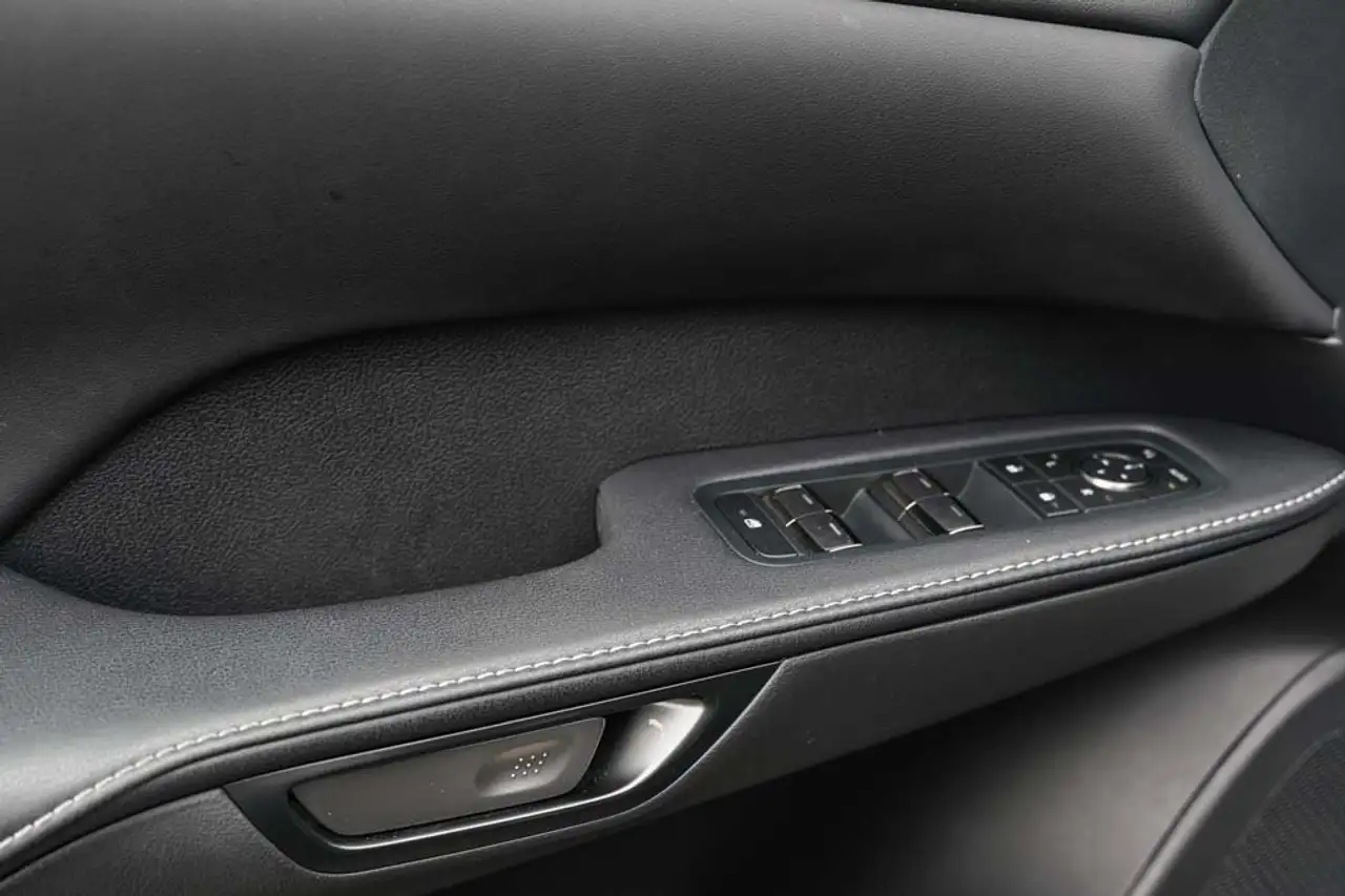 Lexus RX - Image 36