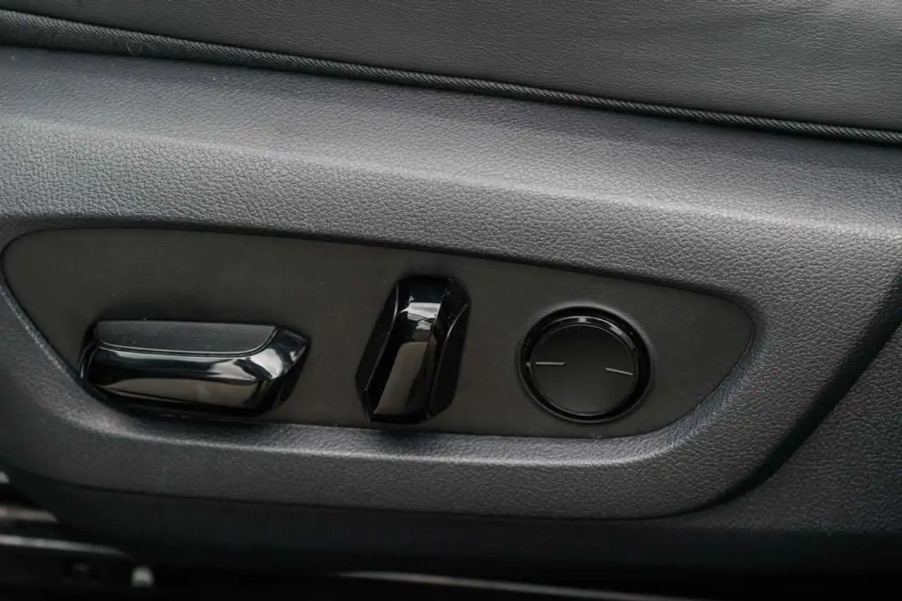Lexus RX - Image 34