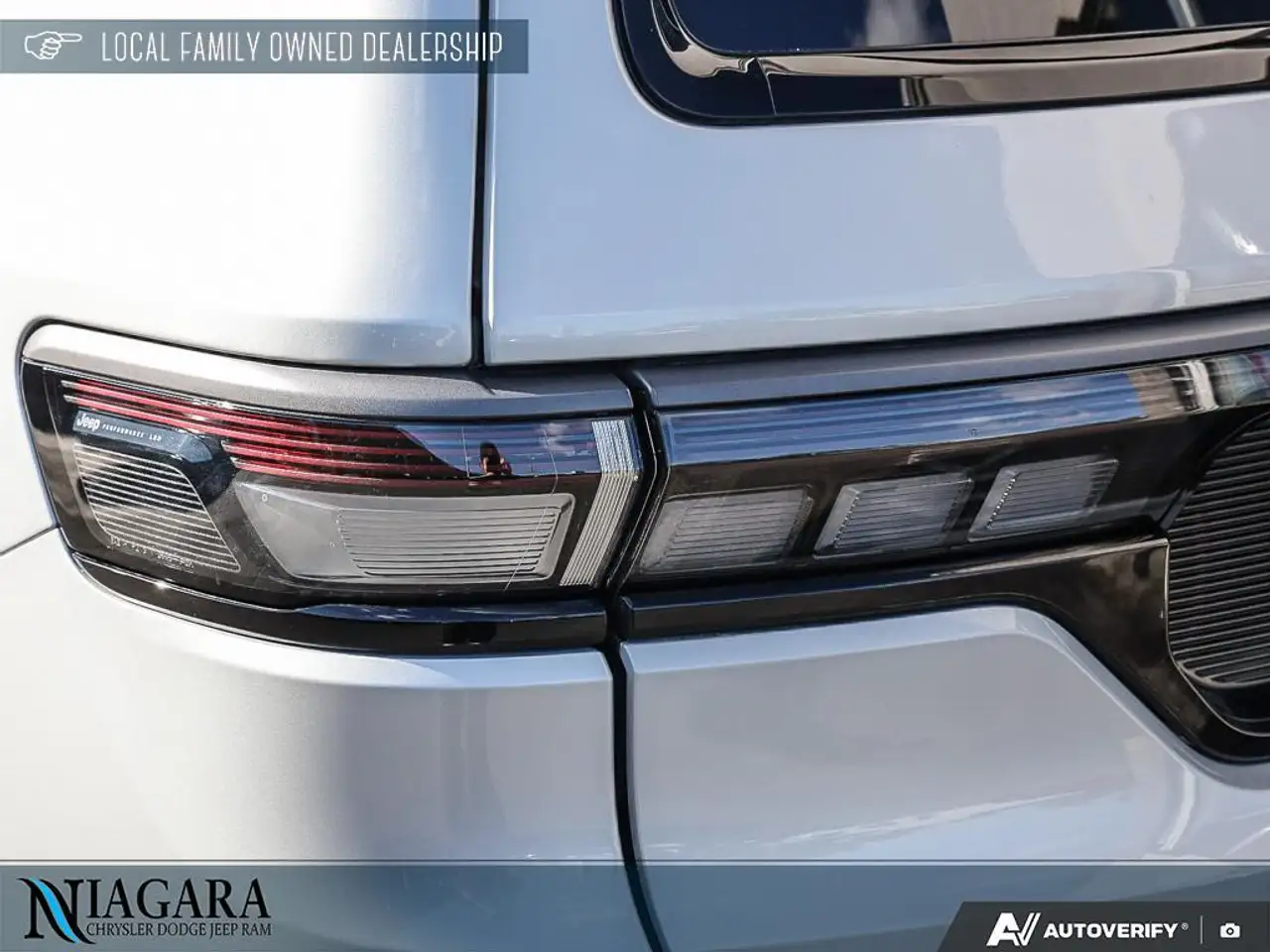 Jeep Grand Wagoneer - Image 12