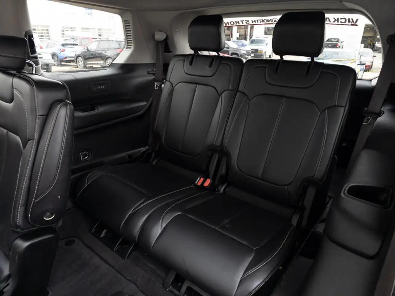Jeep Grand Cherokee - Image 14