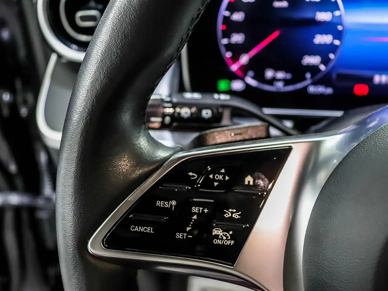 Mercedes-Benz GLC - Image 33