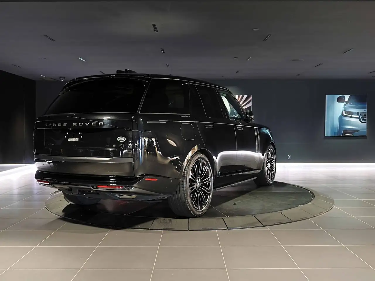 Land Rover Range Rover - Image 8