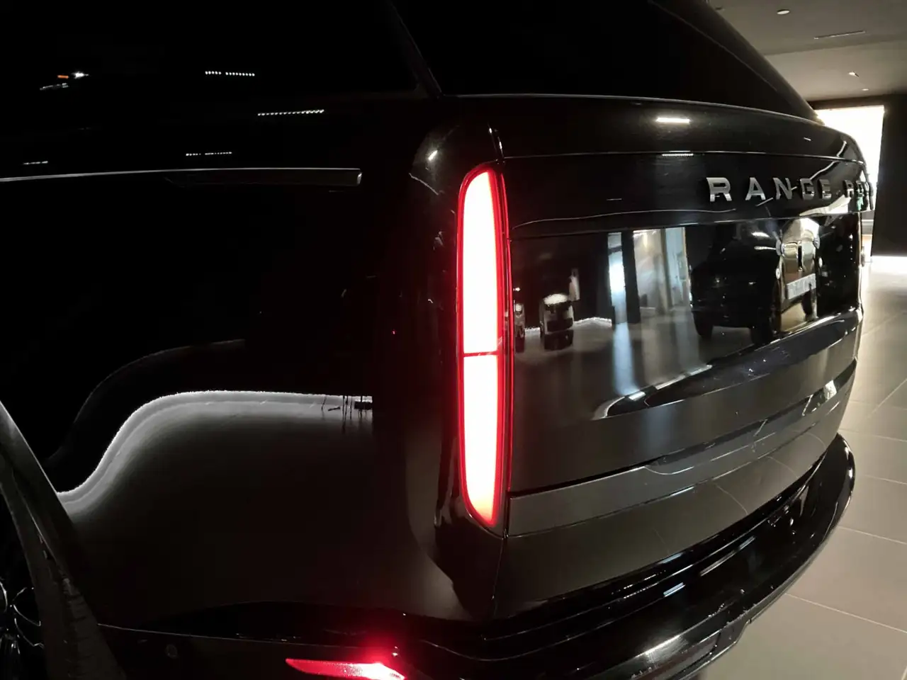 Land Rover Range Rover - Image 12