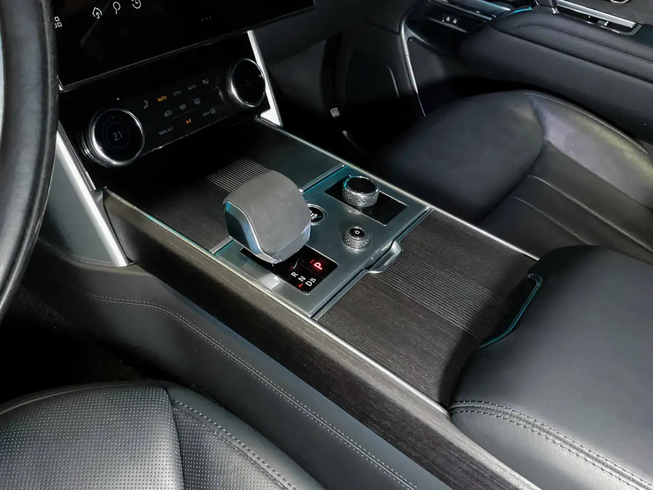 Land Rover Range Rover - Image 22