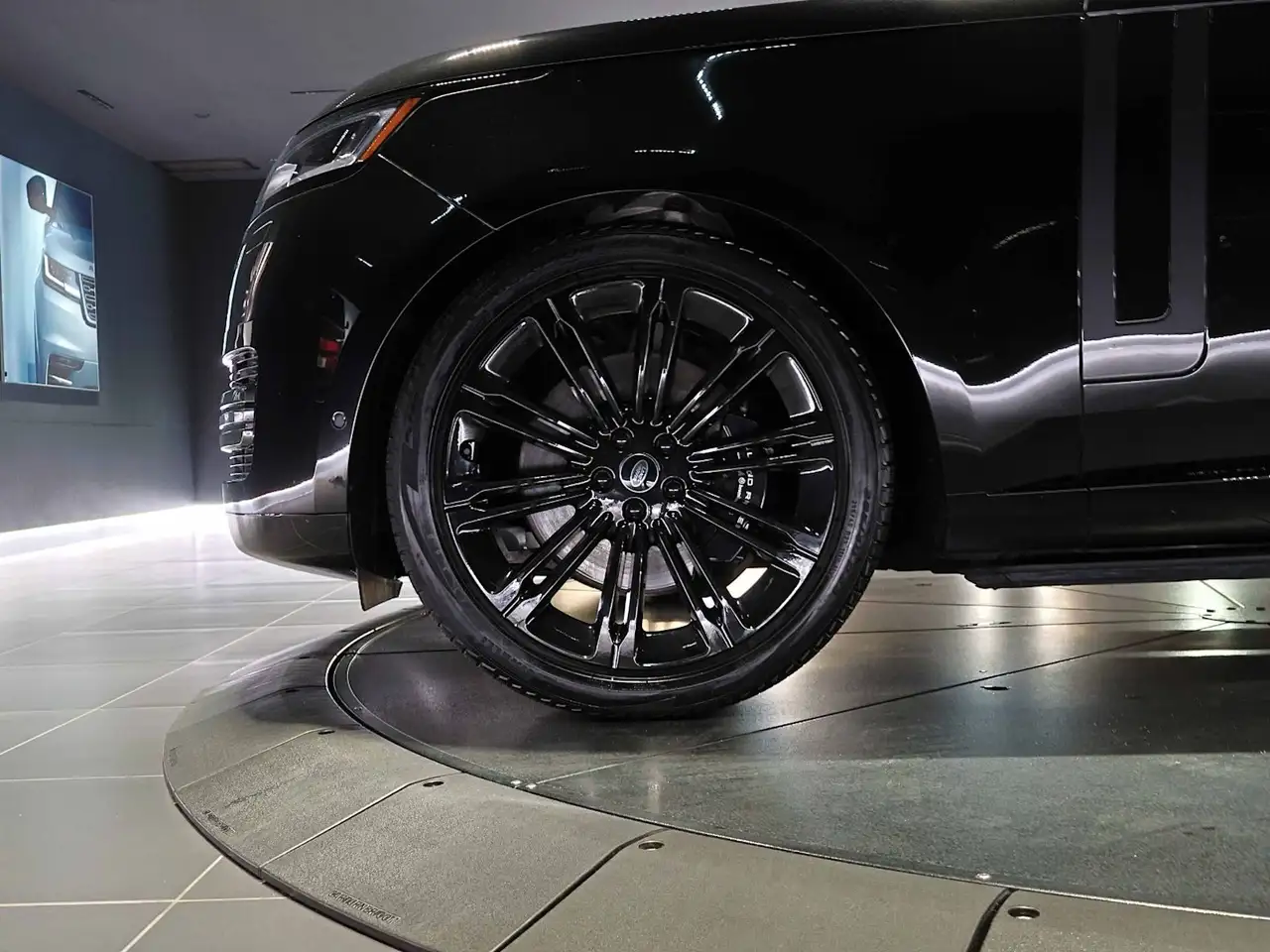 Land Rover Range Rover - Image 9