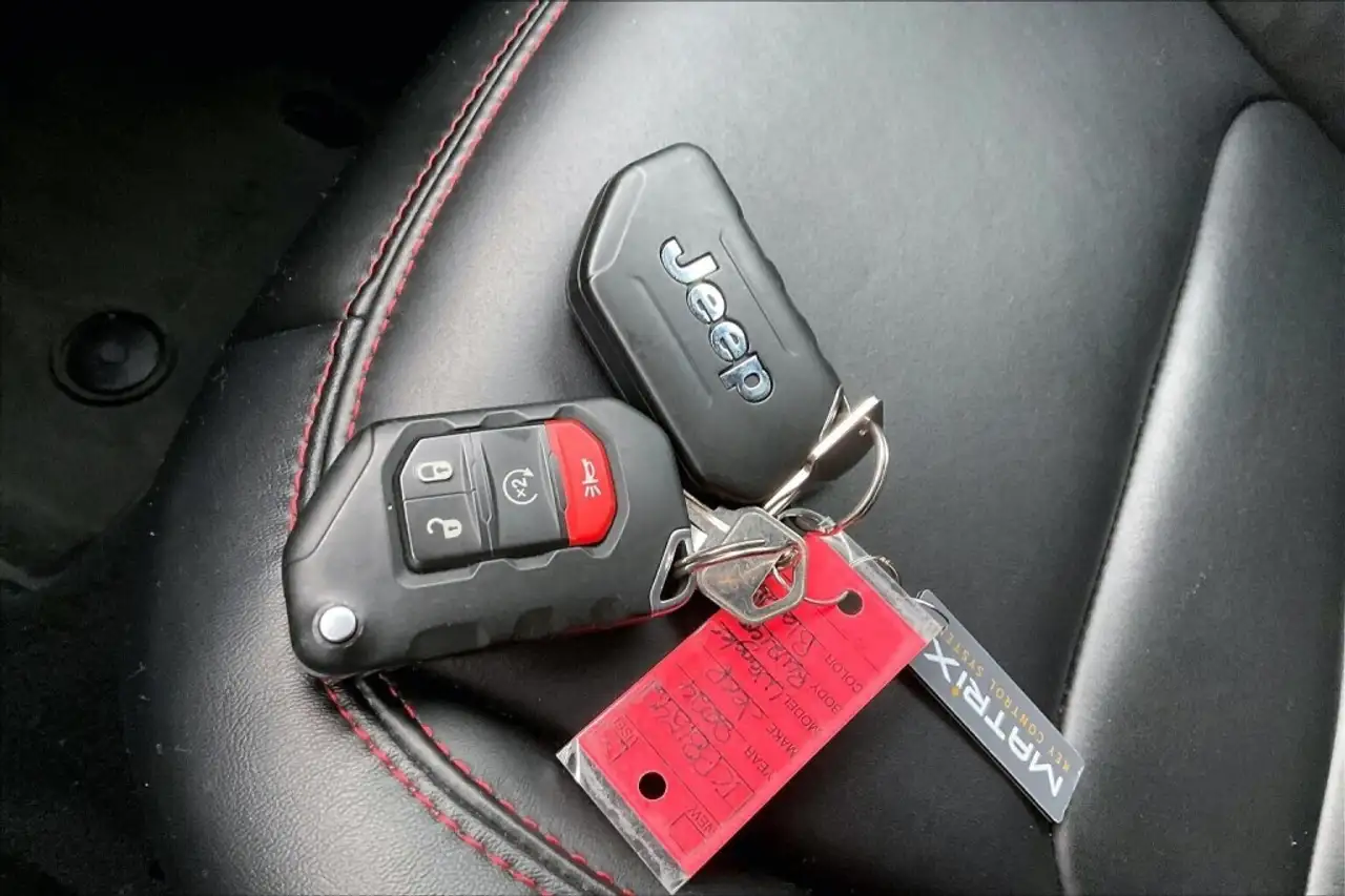 Jeep Wrangler - Image 32