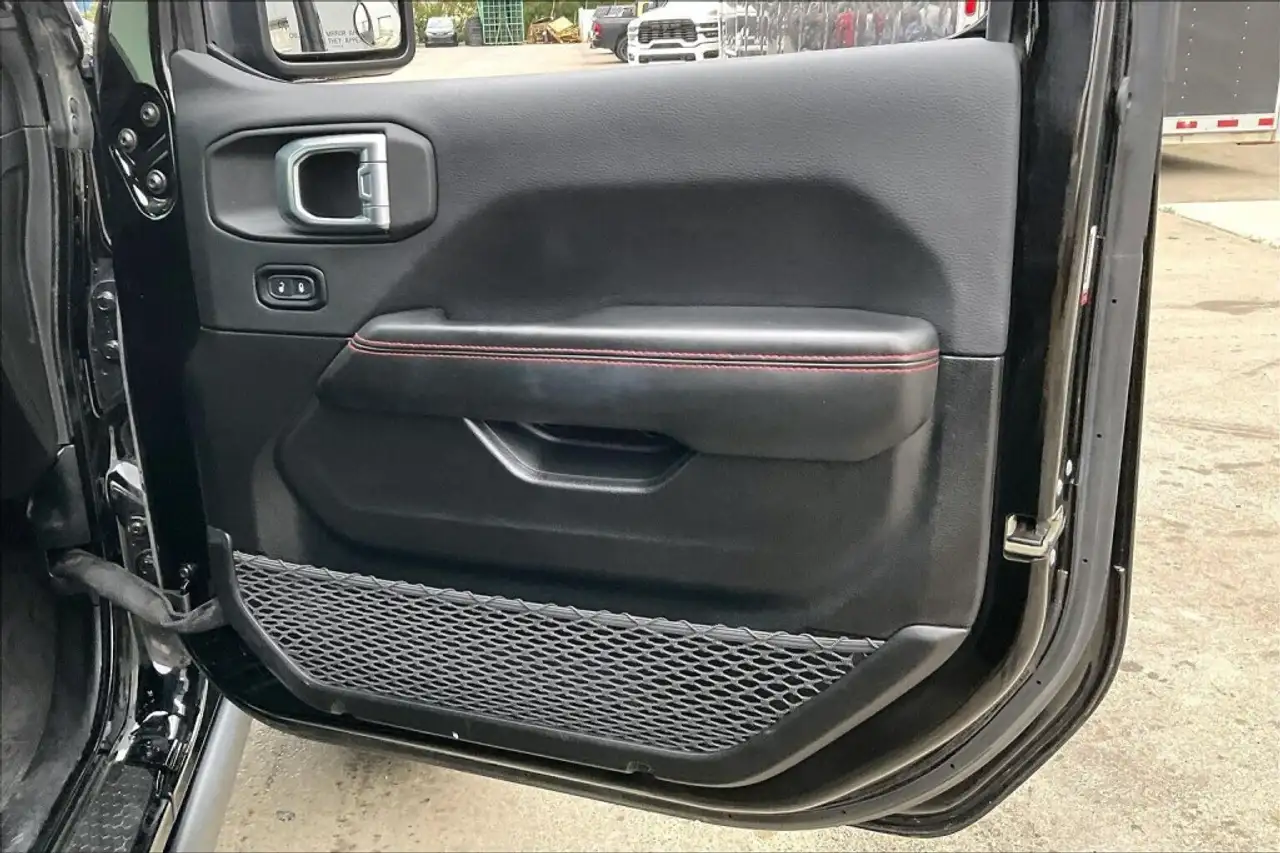 Jeep Wrangler - Image 24
