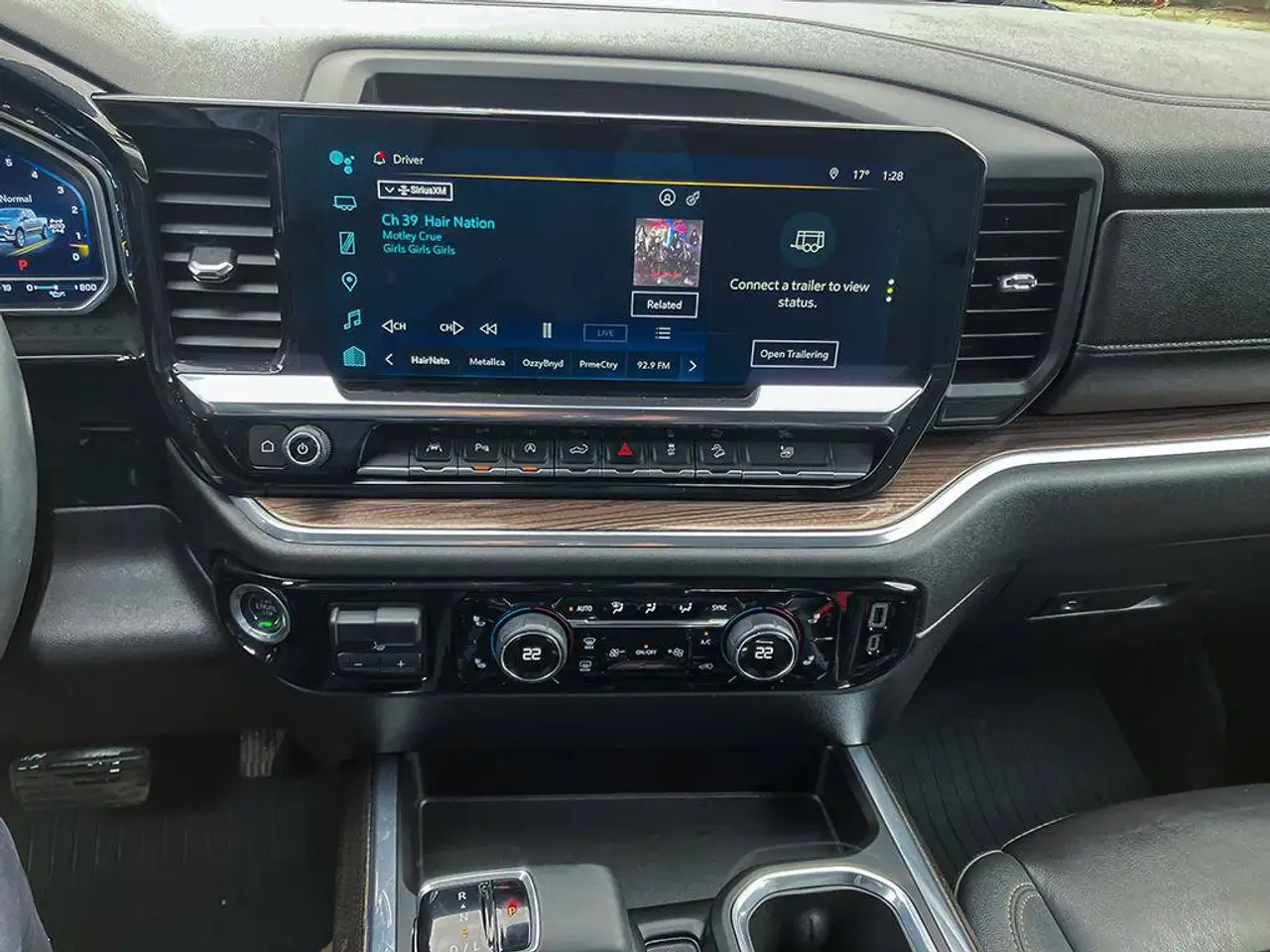 Chevrolet Silverado 1500 - Image 24