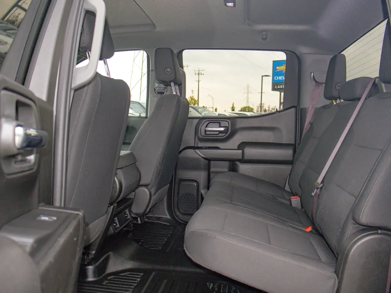 Chevrolet Silverado 1500 - Image 29