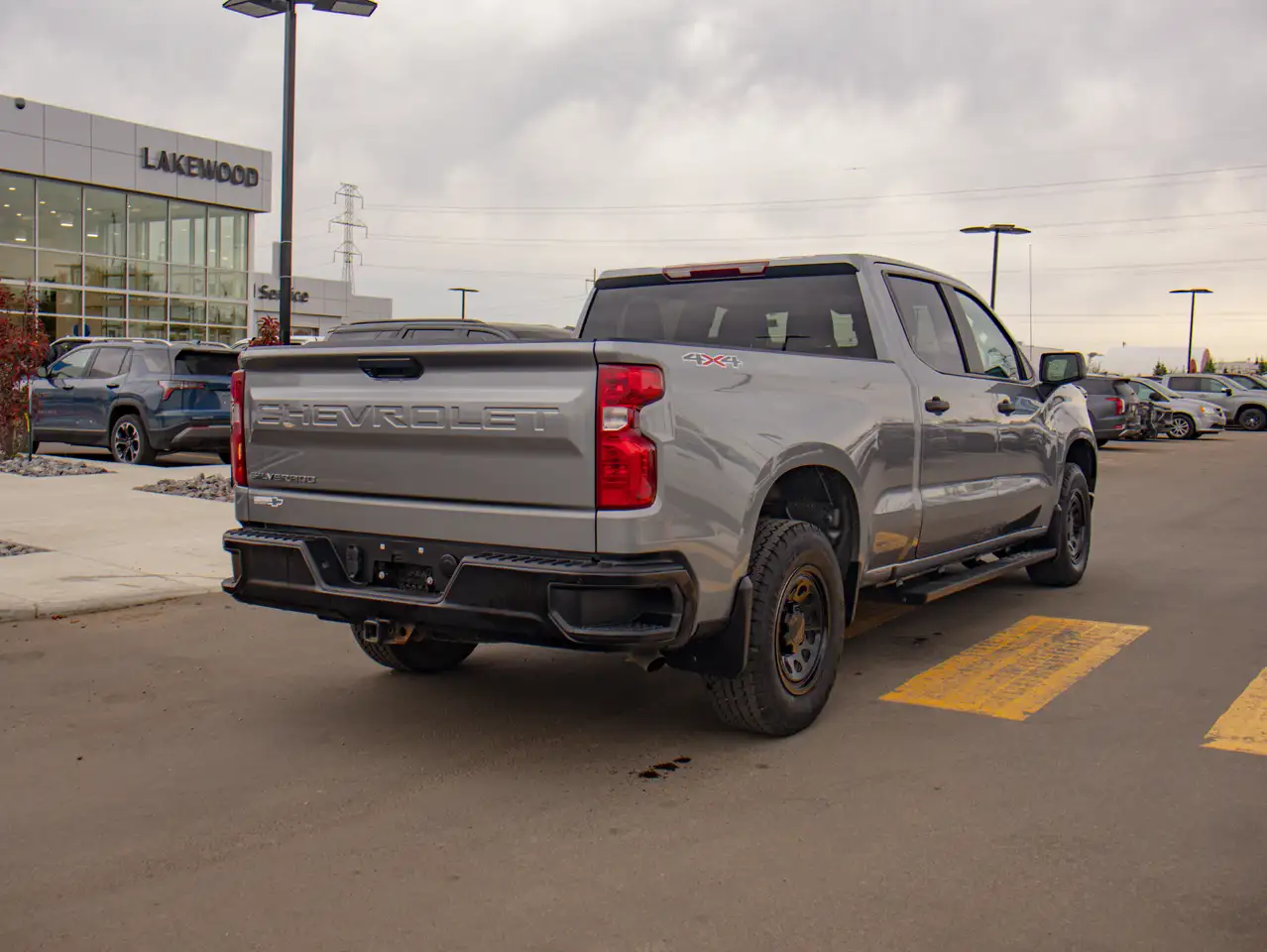 Chevrolet Silverado 1500 - Image 10