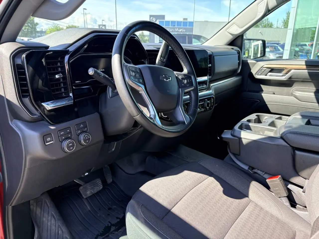 Chevrolet Silverado 1500 - Image 7
