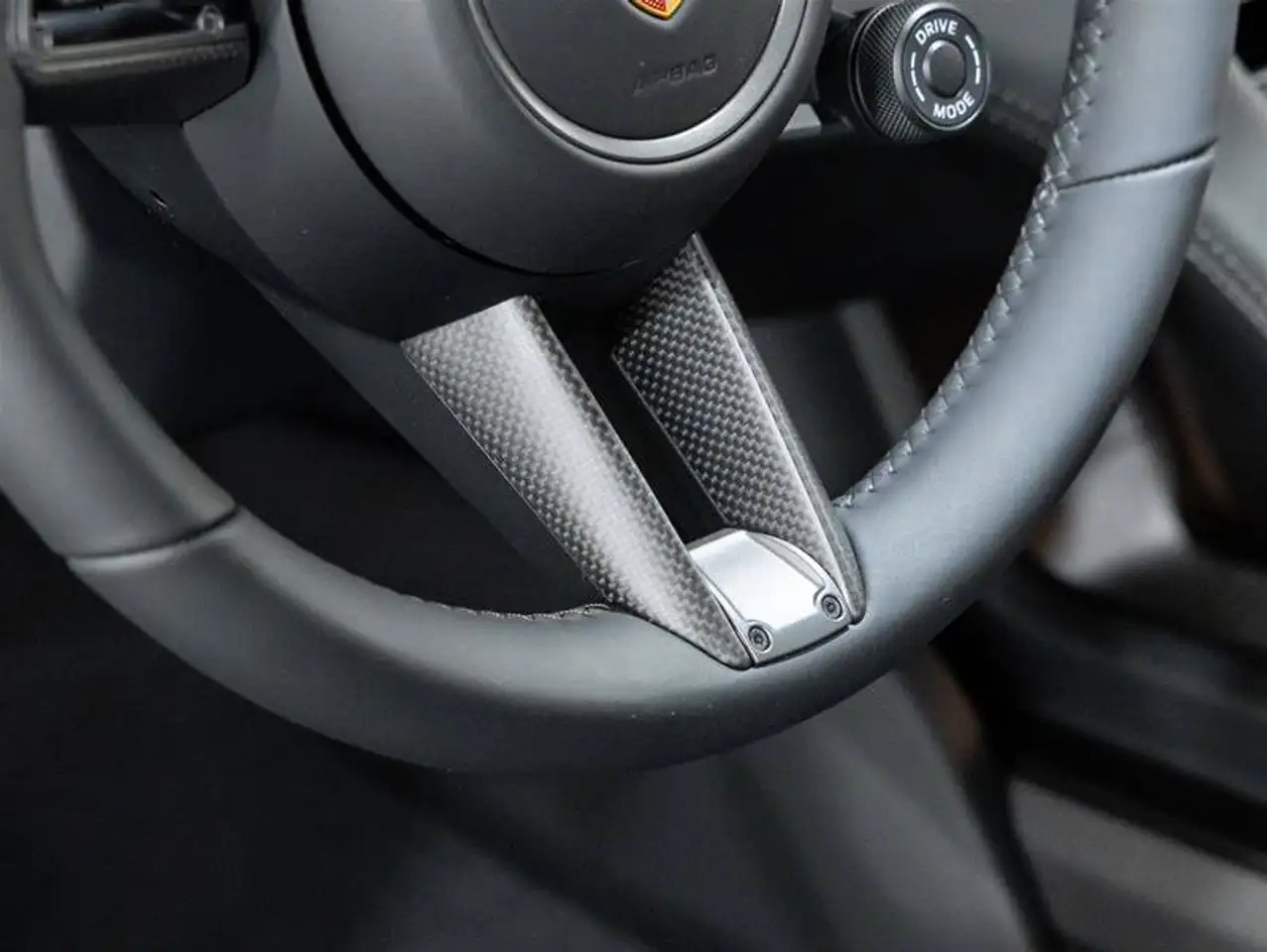 Porsche Taycan - Image 13