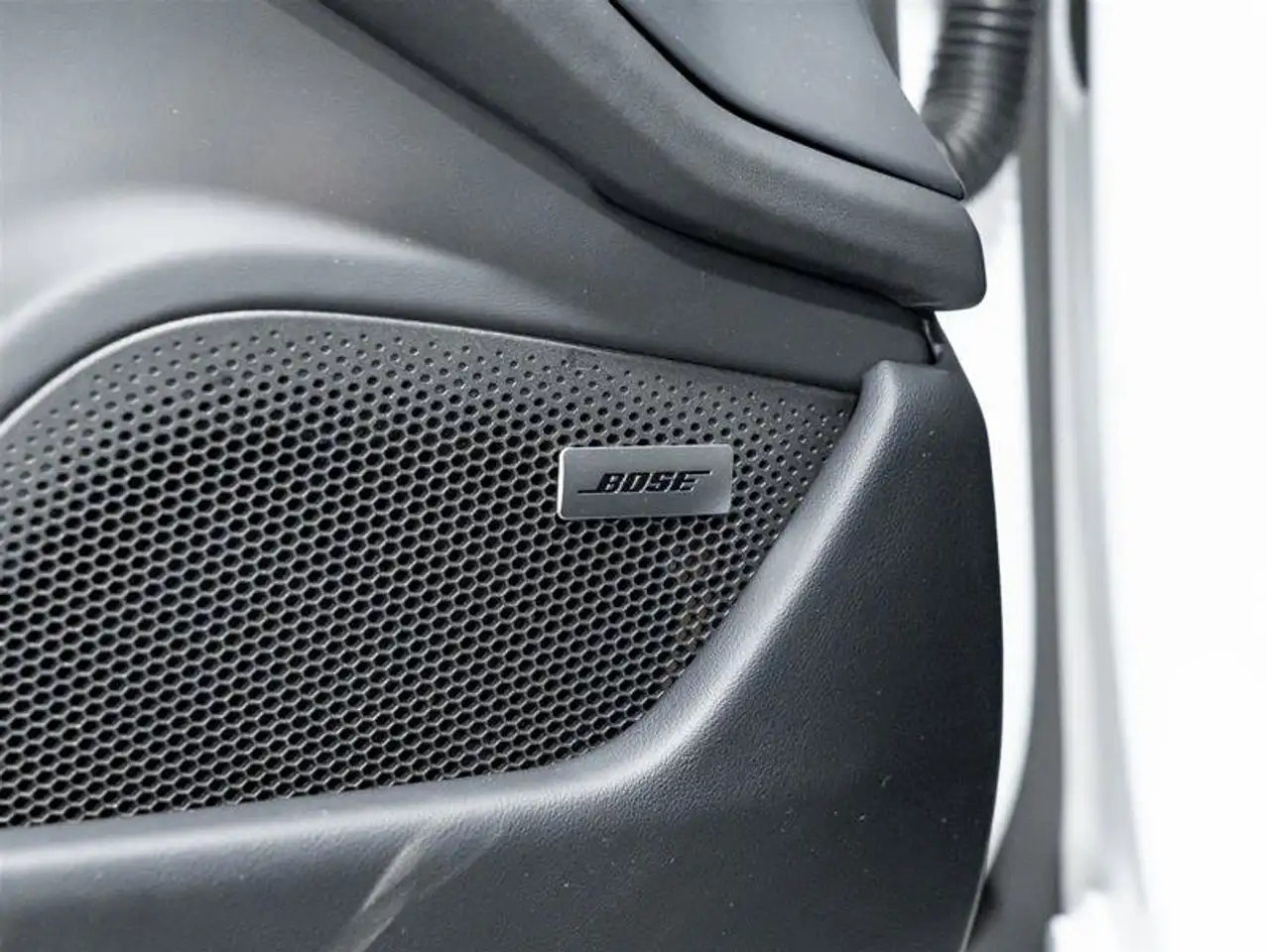 Porsche Taycan - Image 21