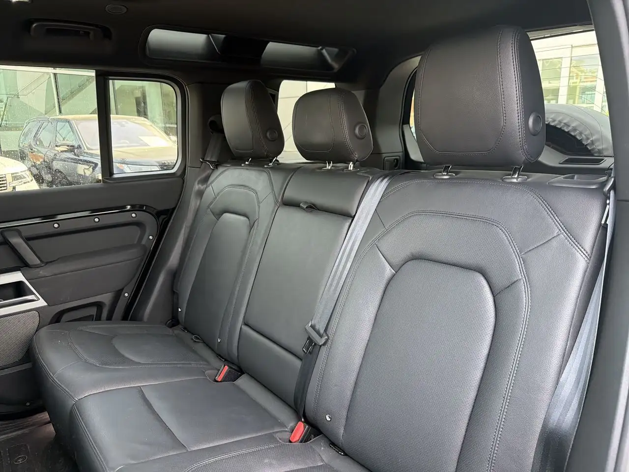 Land Rover Defender - Image 20