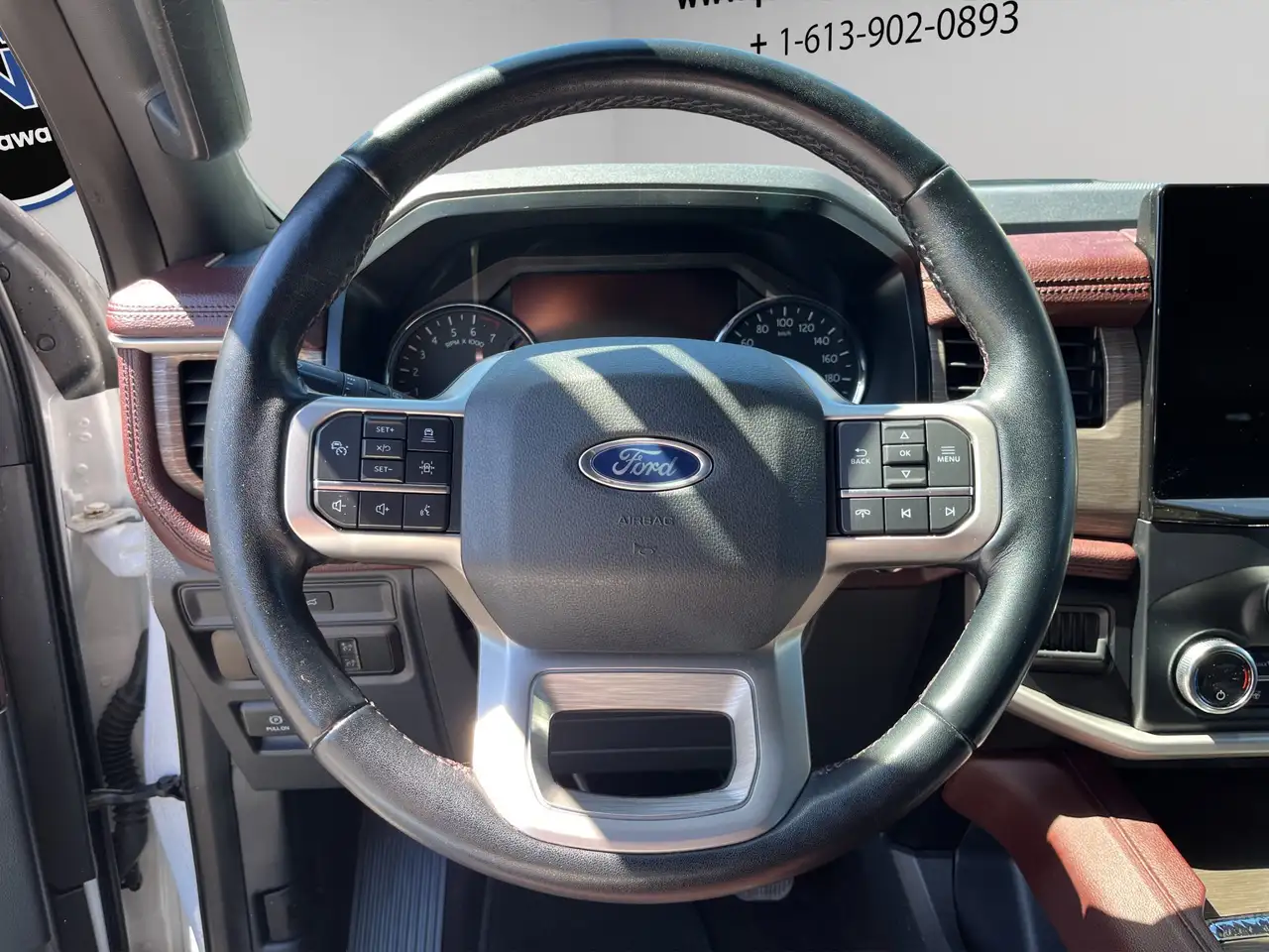 Ford Expedition - Image 14